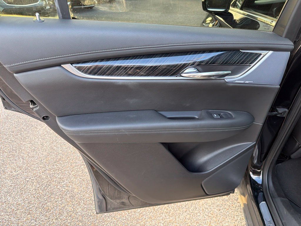 Used 2023 Cadillac XT6 Premium Luxury FWD image 17