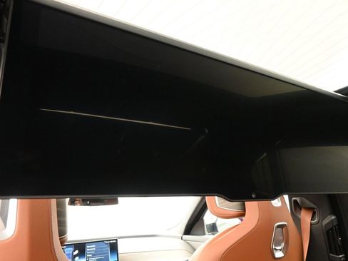 Used 2025 BMW 760i xDrive w/ Executive Package image 16