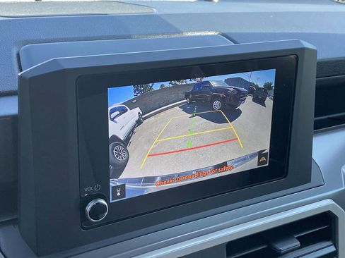 Used 2025 Toyota Tacoma TRD Off-Road image 8