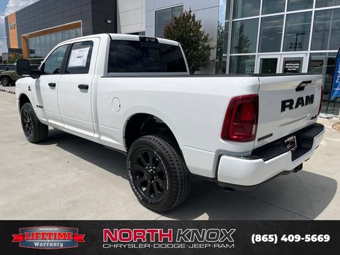 New 2026 RAM 2500 Big Horn AWD/4WD image 16