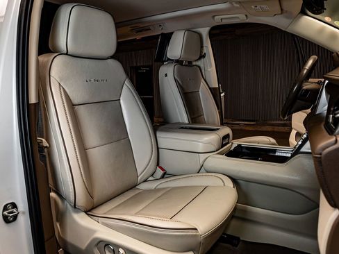 Used 2021 GMC Yukon XL Denali w/ Denali Ultimate Package image 27