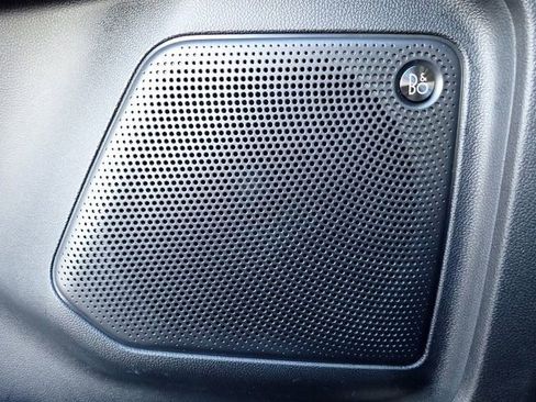 Certified 2025 Ford Escape Platinum w/ Premium Technology Package image 22