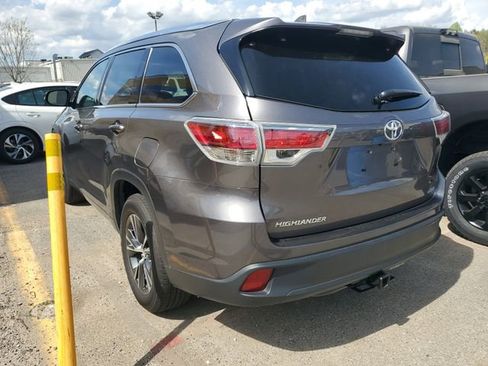 Used 2016 Toyota Highlander XLE image 7