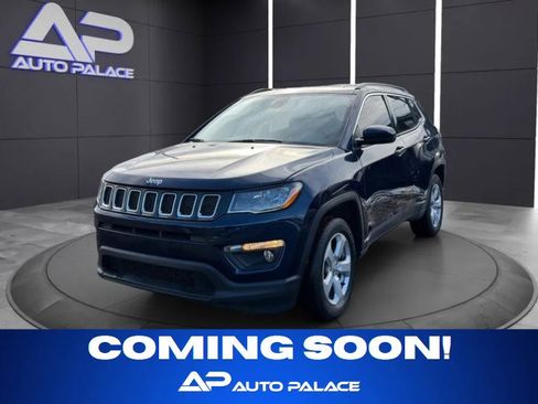 Used 2019 Jeep Compass Latitude w/ Cold Weather Group image 1