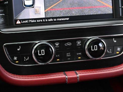 Used 2019 Bentley Bentayga AWD/4WD image 42