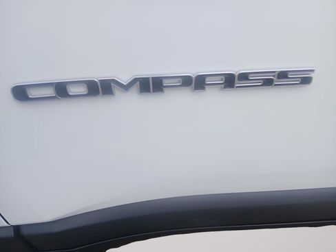 Used 2025 Jeep Compass Limited image 10