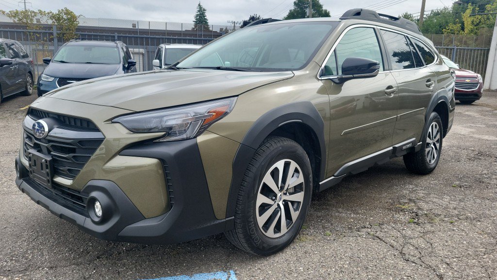 Used 2023 Subaru Outback Premium AWD/4WD image 5