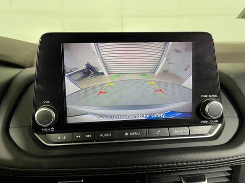 Used 2023 Nissan Rogue SV image 21