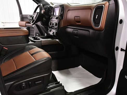 Used 2022 Chevrolet Silverado 3500 High Country w/ Safety Package II image 31