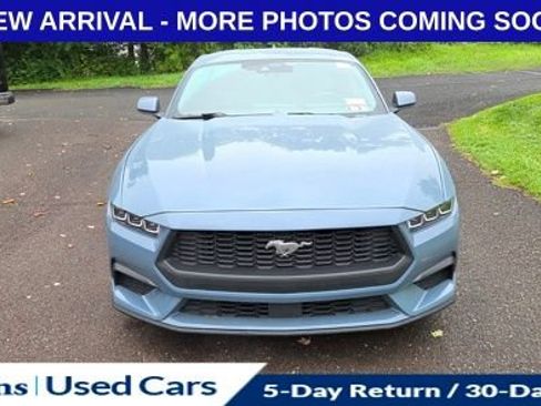 Used 2024 Ford Mustang Coupe RWD image 2