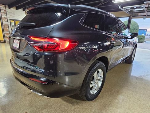 Used 2020 Buick Enclave Essence image 7