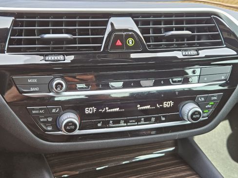 Used 2021 BMW 540i w/ Convenience Package RWD image 17