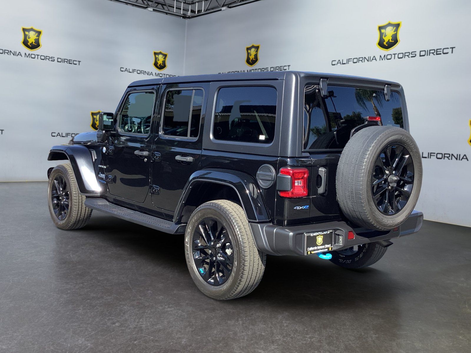 Used 2022 Jeep Wrangler Unlimited Sahara AWD/4WD image 3
