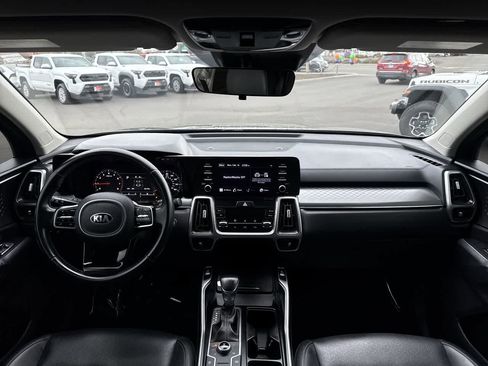 Used 2021 Kia Sorento S w/ Panoramic Sunroof Package image 16