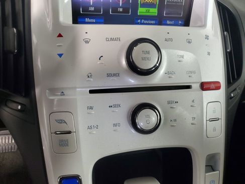 Used 2013 Chevrolet Volt FWD image 18