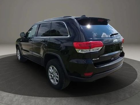 Used 2019 Jeep Grand Cherokee Laredo AWD/4WD image 4