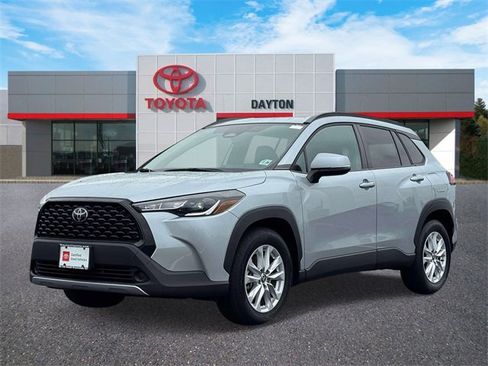 Used 2023 Toyota Corolla Cross LE image 2