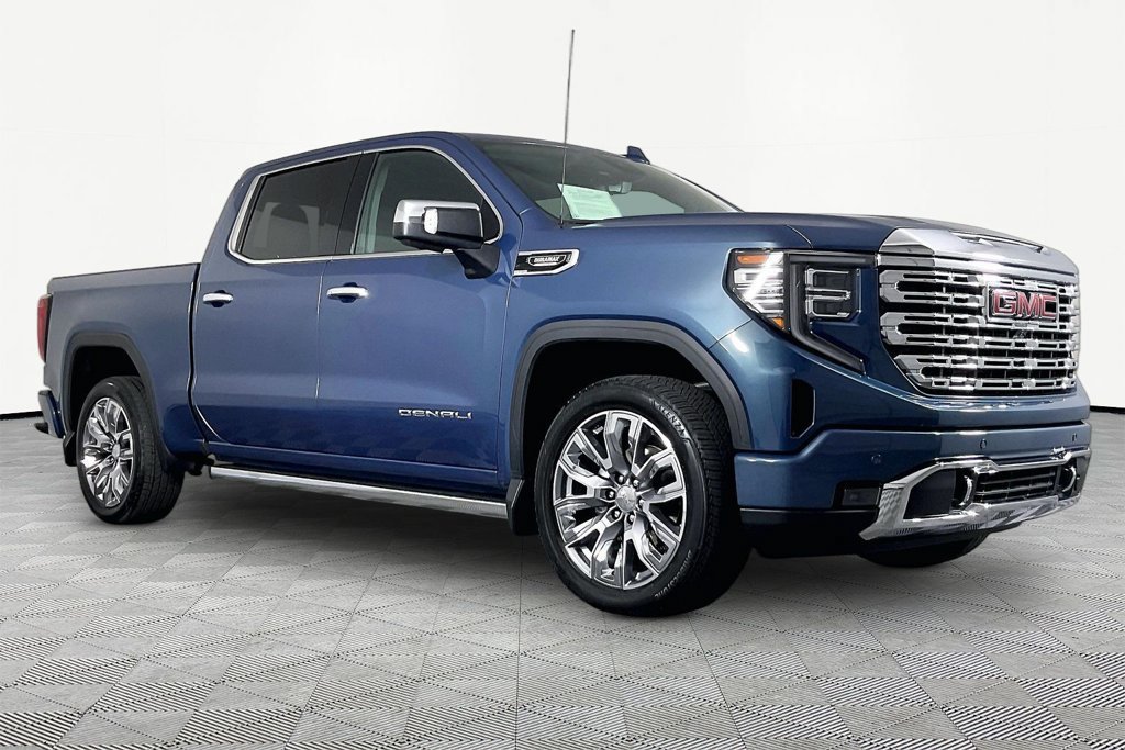 Used 2025 GMC Sierra 1500 Denali AWD/4WD image 3
