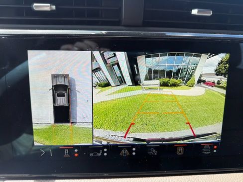 Used 2024 GMC Sierra 2500 Denali w/ Denali Reserve Package AWD/4WD image 21