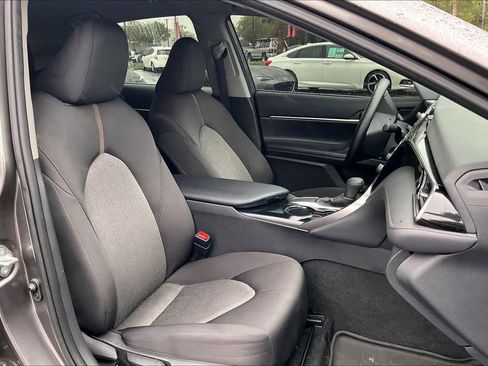 Used 2020 Toyota Camry LE FWD image 8
