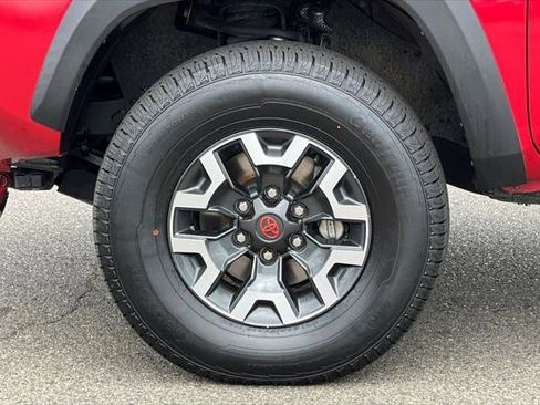Certified 2023 Toyota Tacoma TRD Off-Road AWD/4WD image 29