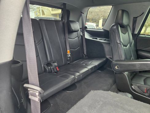 Used 2019 Cadillac Escalade Premium Luxury image 10
