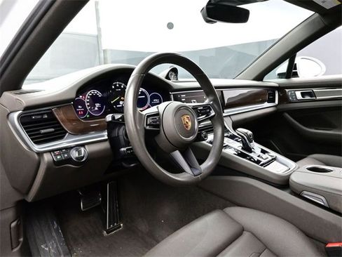 Used 2023 Porsche Panamera 4 image 4