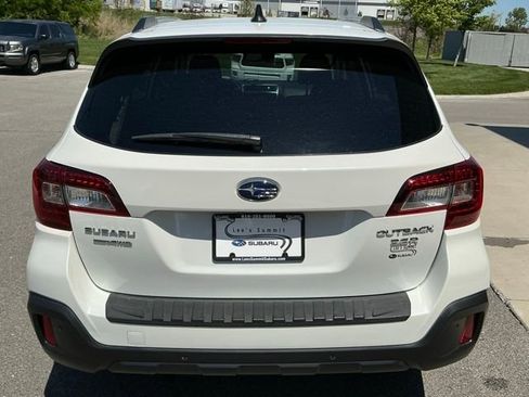 Used 2018 Subaru Outback 3.6R Touring AWD/4WD image 3