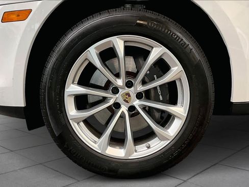 Used 2025 Porsche Macan image 18