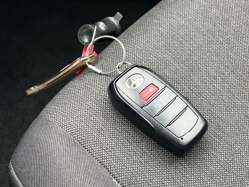 Used 2025 Toyota Camry LE image 22