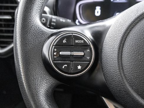 Used 2024 Kia Soul LX FWD image 22