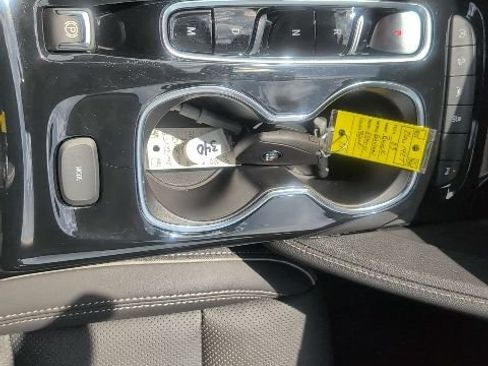 Used 2023 Buick Envision Essence AWD/4WD image 31