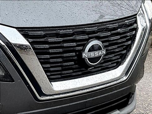Used 2023 Nissan Rogue S image 30