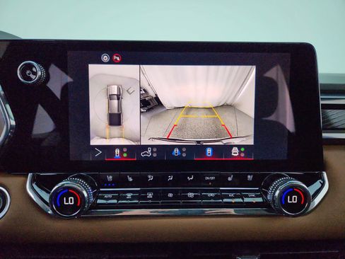 Used 2025 GMC Canyon AT4 w/ Technology Plus Package AWD/4WD image 21