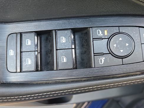 Used 2023 Nissan Rogue SV image 32