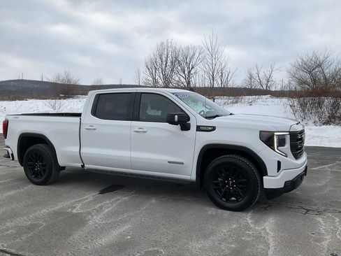 Used 2023 GMC Sierra 1500 Elevation image 1