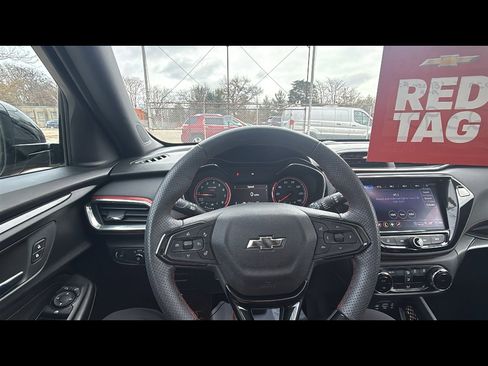 Certified 2022 Chevrolet TrailBlazer RS w/ Sun and Liftgate Package image 11