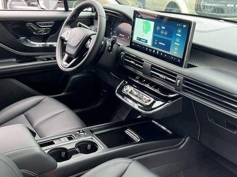 New 2026 Lincoln Corsair Premiere image 10