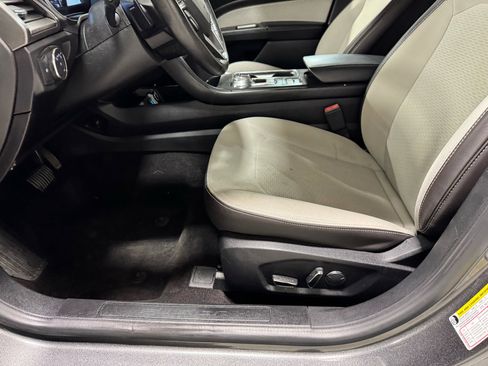 Used 2019 Ford Fusion SE w/ Equipment Group 151A image 17