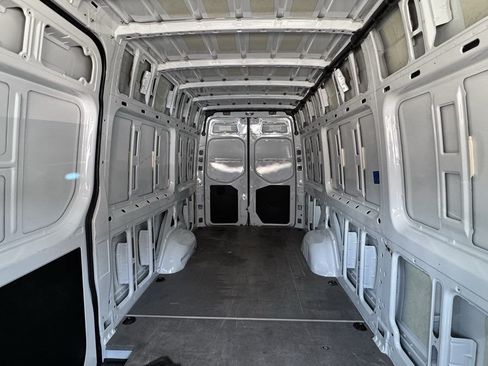 Used 2022 Mercedes-Benz Sprinter 2500 image 19