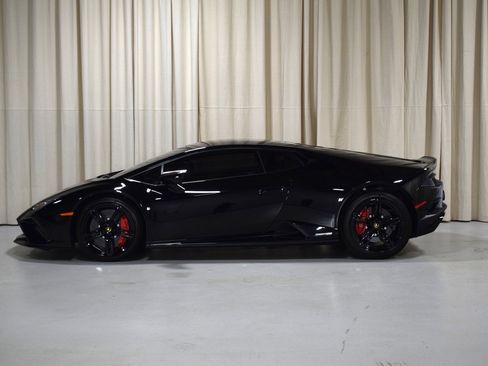 Used 2023 Lamborghini Huracan EVO image 4