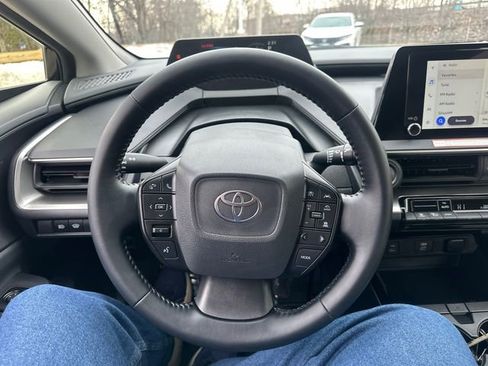 Used 2025 Toyota Prius LE image 33