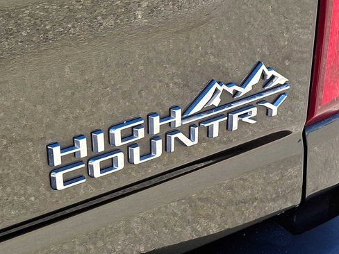 Used 2022 Chevrolet Silverado 2500 High Country w/ Safety Package II image 30