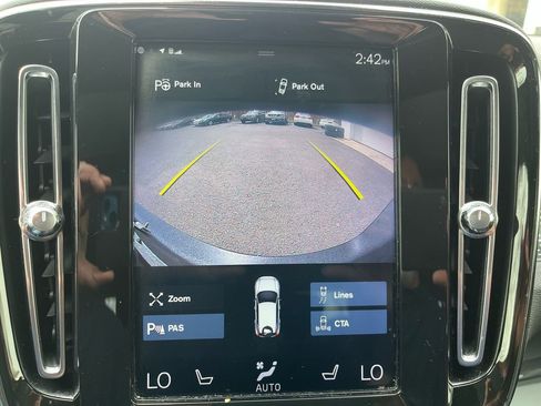 Used 2019 Volvo XC40 T5 R-Design image 12