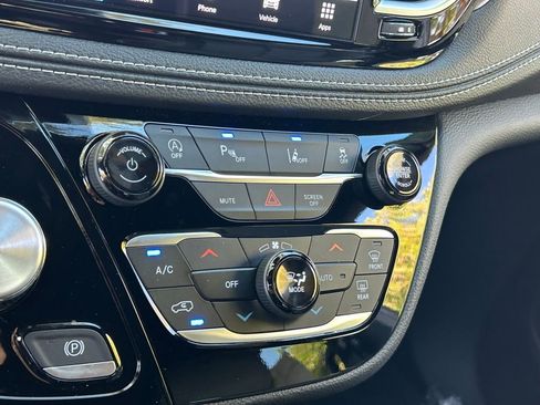 New 2026 Chrysler Pacifica Select w/ S Appearance Package image 50