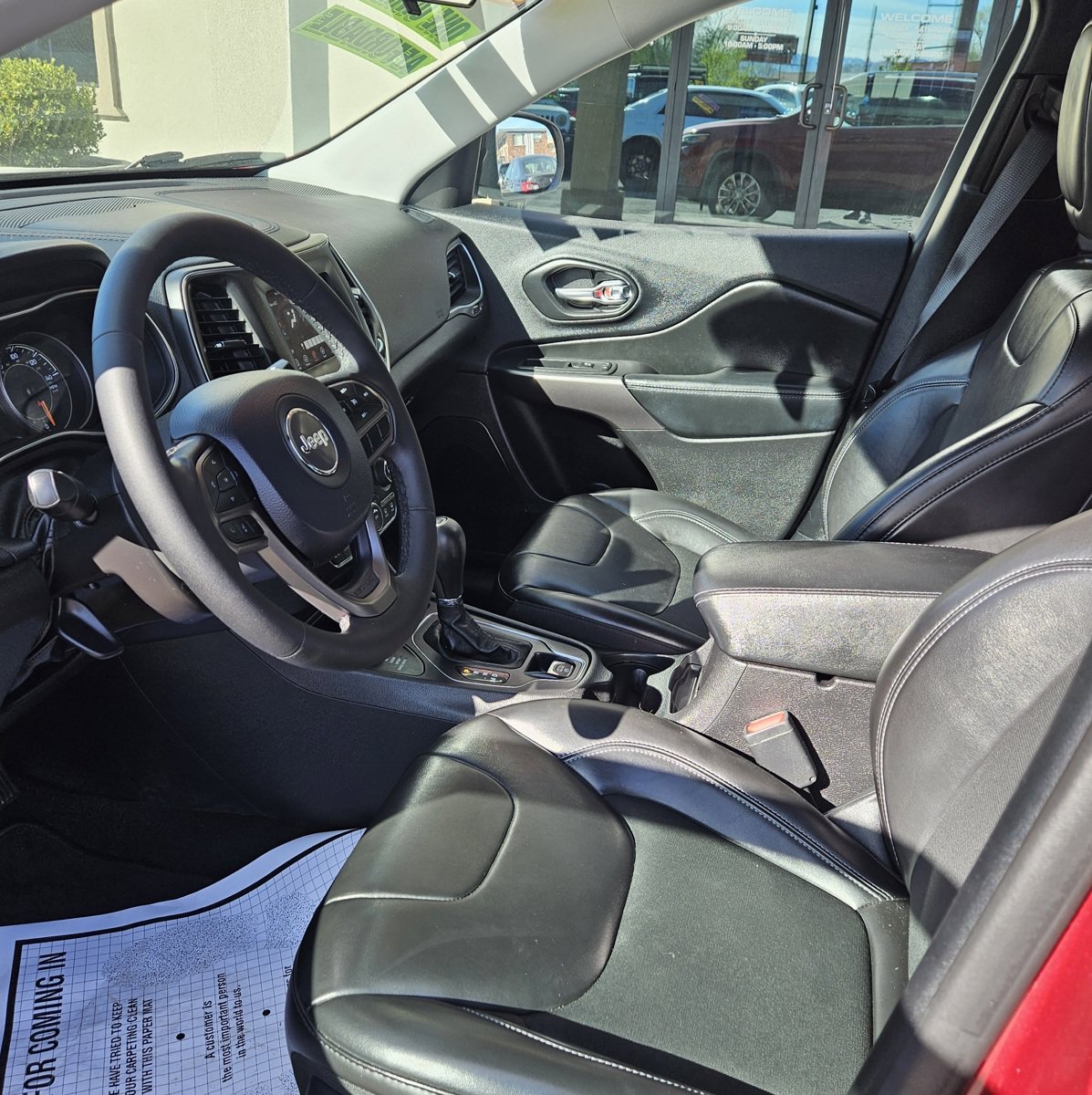 Used 2020 Jeep Cherokee Latitude Plus w/ Trailer Tow Group AWD/4WD image 8