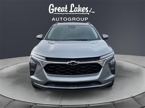 Used 2024 Chevrolet Trax LT w/ Driver Confidence Package image 8