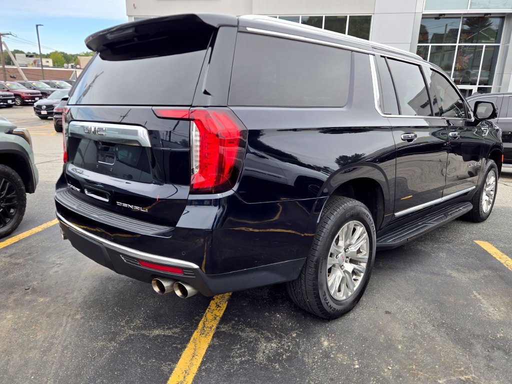 Used 2023 GMC Yukon XL Denali AWD/4WD image 8