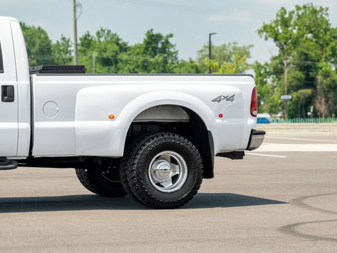 Used 2000 Ford F350 Lariat image 4