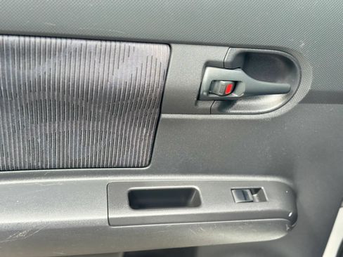 Used 2012 Scion xB FWD image 23